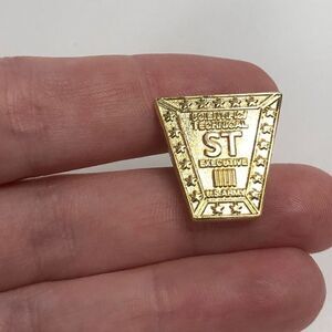 scientific technical st executive us army pin gold tone under an inch lapel pin